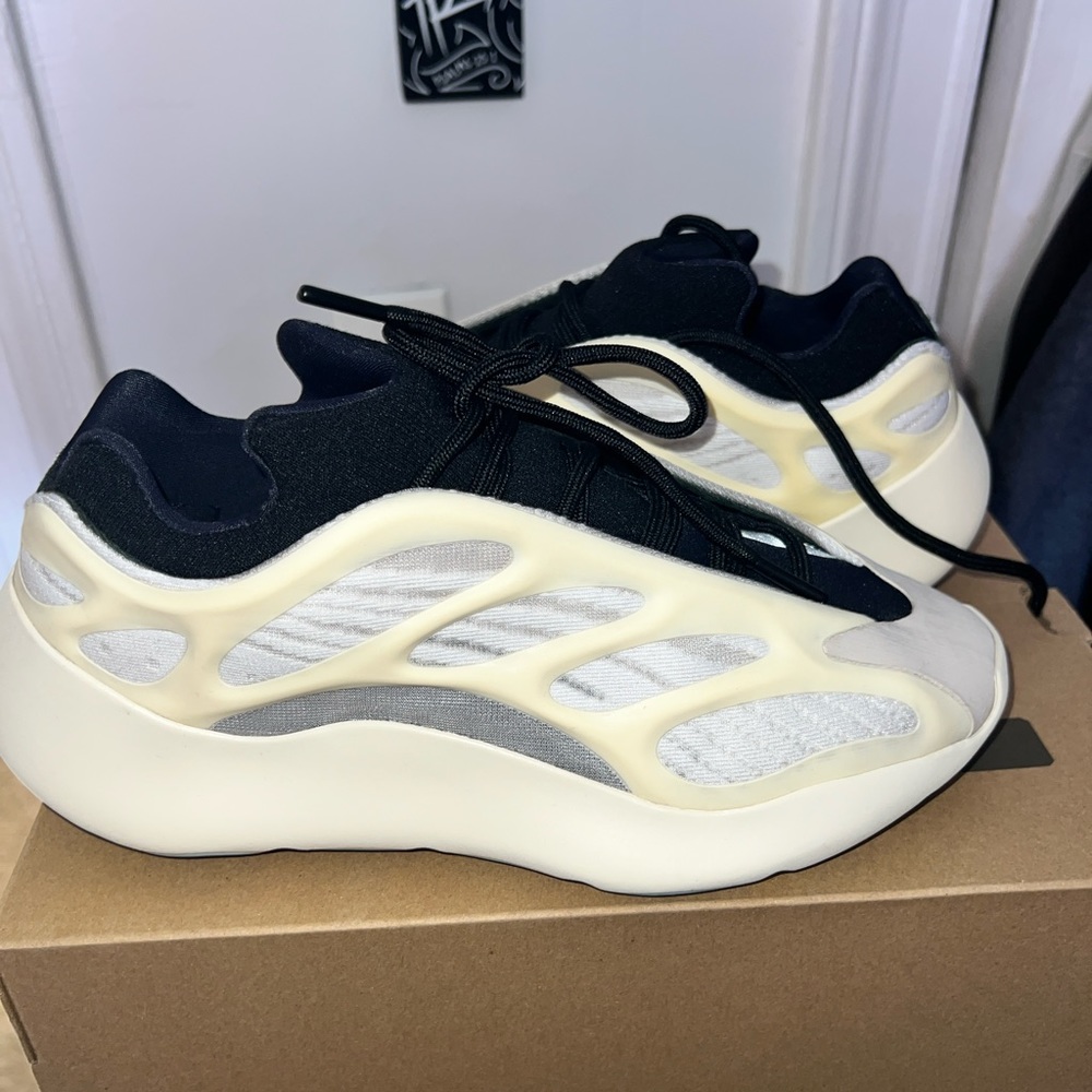 YEEZY Azael boost V3 men’s 7